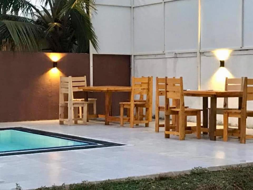Aradhana Airport Transit Hotel Katunayaka Exterior foto